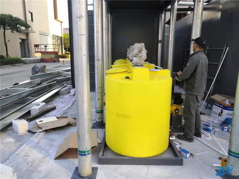 藍(lán)壹PAM加藥桶