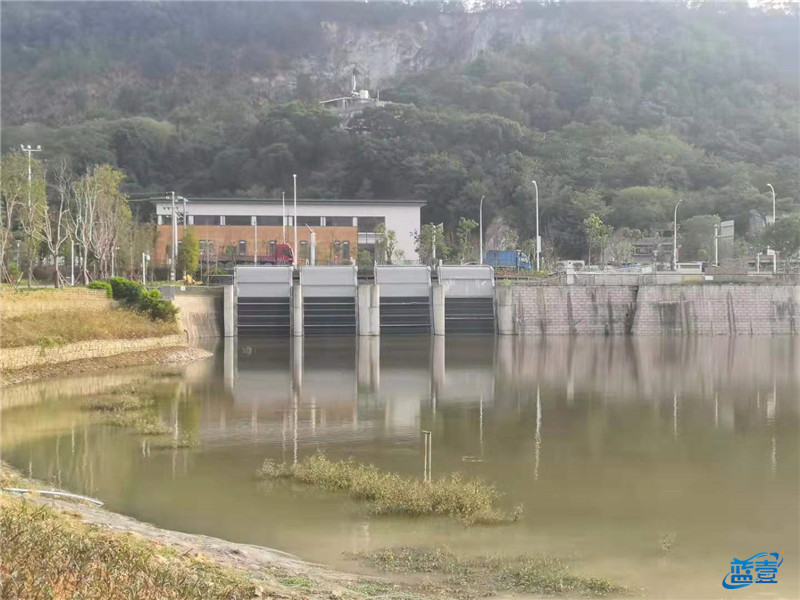 藍(lán)壹格柵機(jī)