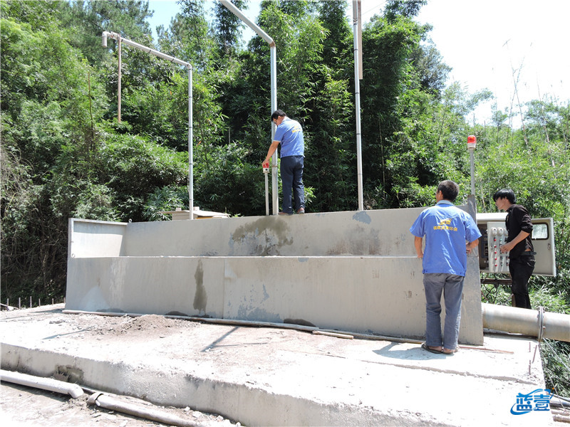 源石污水處理設(shè)備調(diào)試現(xiàn)場